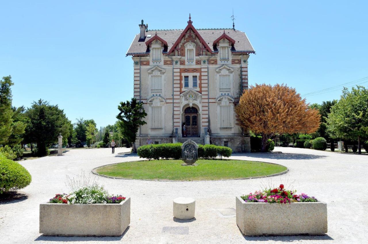 Le Petit Studio - 15 M2 - Centre Ville - Sorgue A 50 M LʼIsle-sur-la-Sorgue Exterior foto