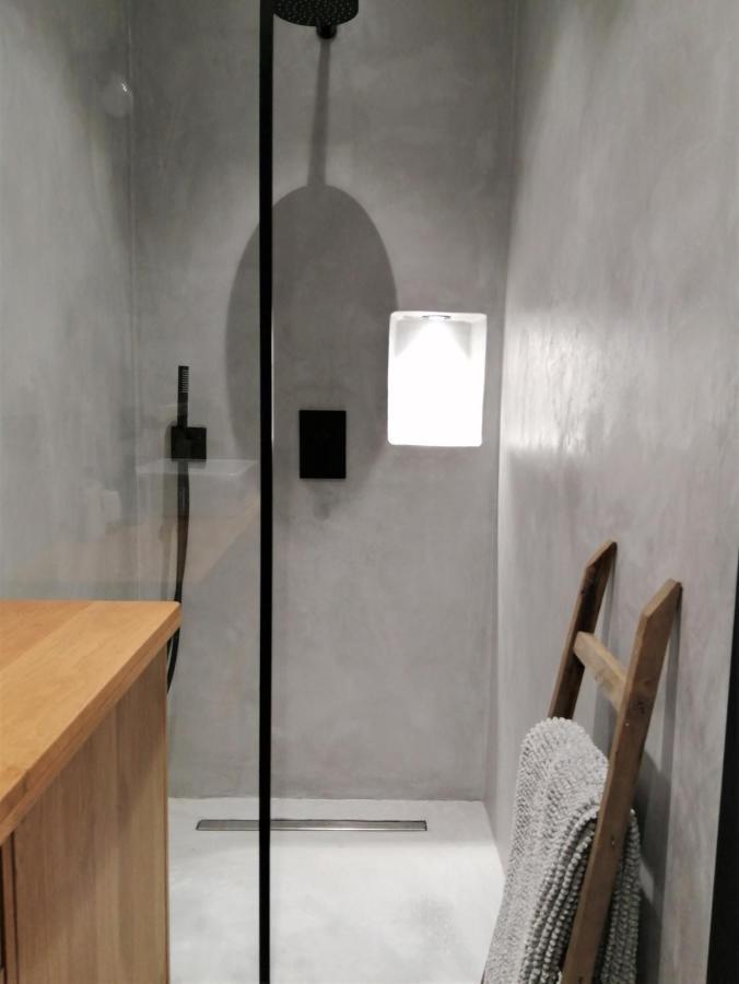 Le Petit Studio - 15 M2 - Centre Ville - Sorgue A 50 M LʼIsle-sur-la-Sorgue Exterior foto